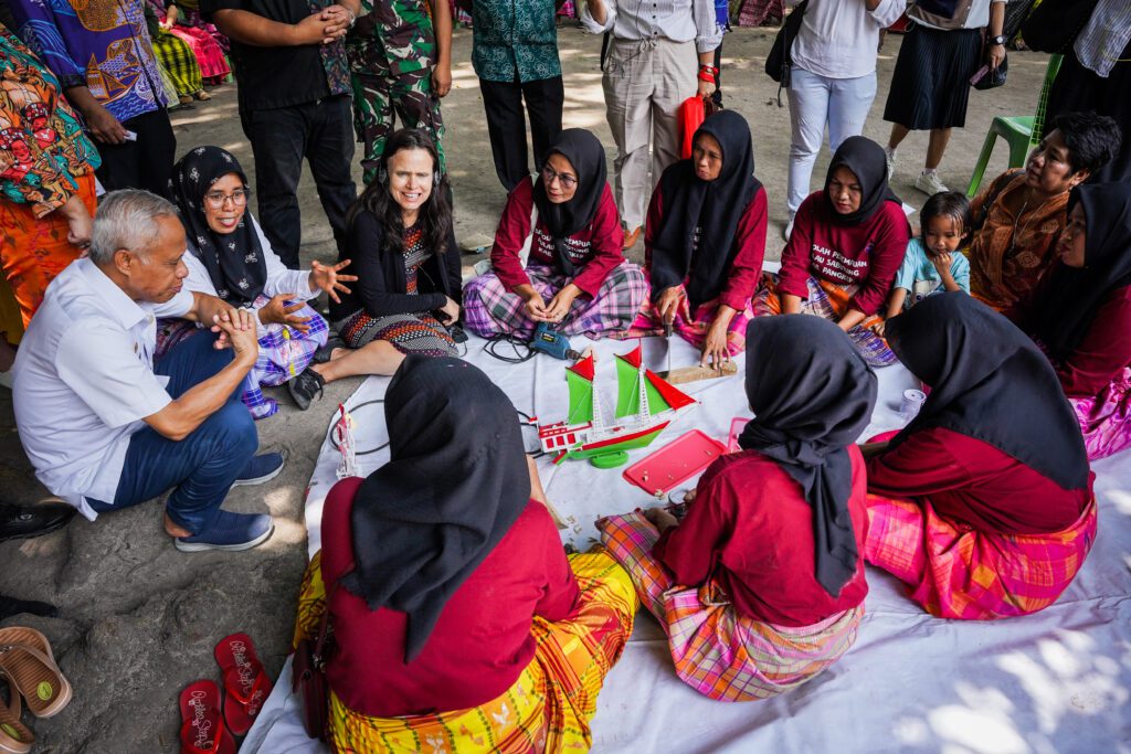 Kunjungan Duta Besar Australia Untuk Kesetaraan Gender Ke Program Inklusi Di Sulawesi Selatan