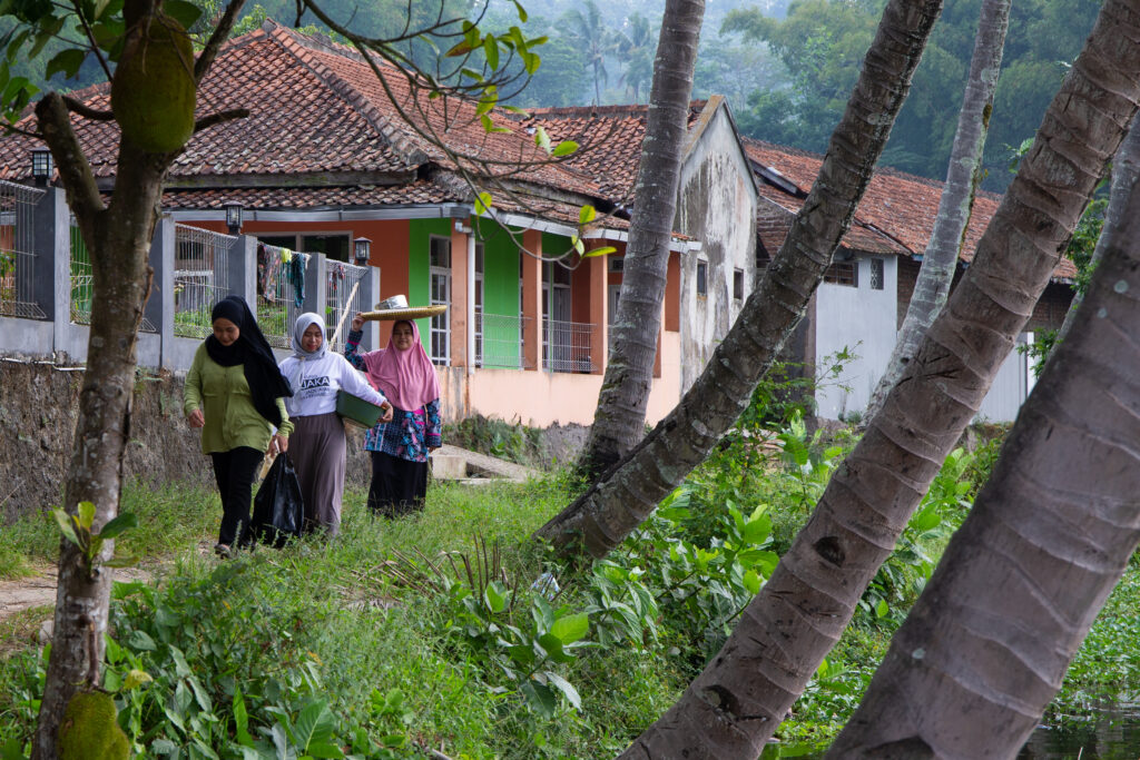 Pemberdayaan Perempuan Melalui Potensi Lokal di Balai Sakinah ‘Aisyiyah di Desa Margacinta - INKLUSI