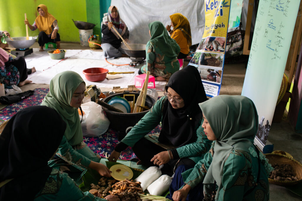 Empowering Women Through Local Resources at Balai Sakinah 'Aisyiyah in Margacinta Village - INKLUSI