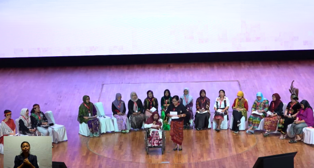 Picture of The women group representatives from INKLUSI partners presented the gathered aspirations related to the 9 key issues of the 2024 Women’s National Congress to the stakeholders. 