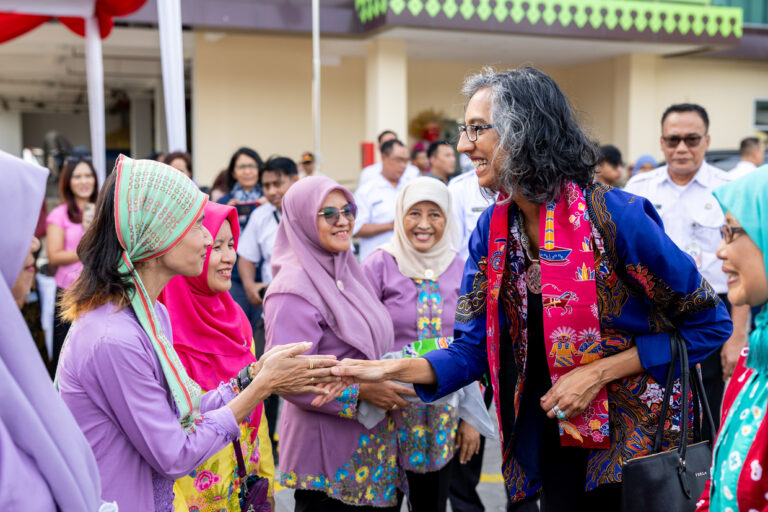 Australian Charge d Affaires Visits to Indonesia PEKKA Local Market Celebrating Empowered Women - INKLUSI