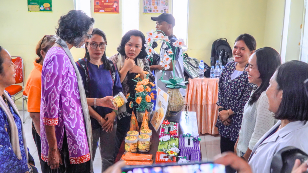Australian Chargé d’Affaires Visits Hunuth Village_INKLUSI_2