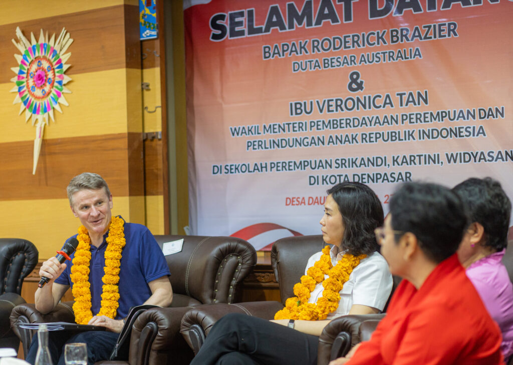 Australian Ambassador and Vice Minister Visit Sekolah Perempuan in Bali, Reinforce Commitment to Gender Equality and Inclusive Development - INKLUSI