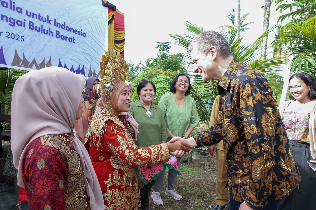 Dubes Australia Kunjungi Kebun Kolektif Sekolah Perempuan di Padang Pariaman - INKLUSI