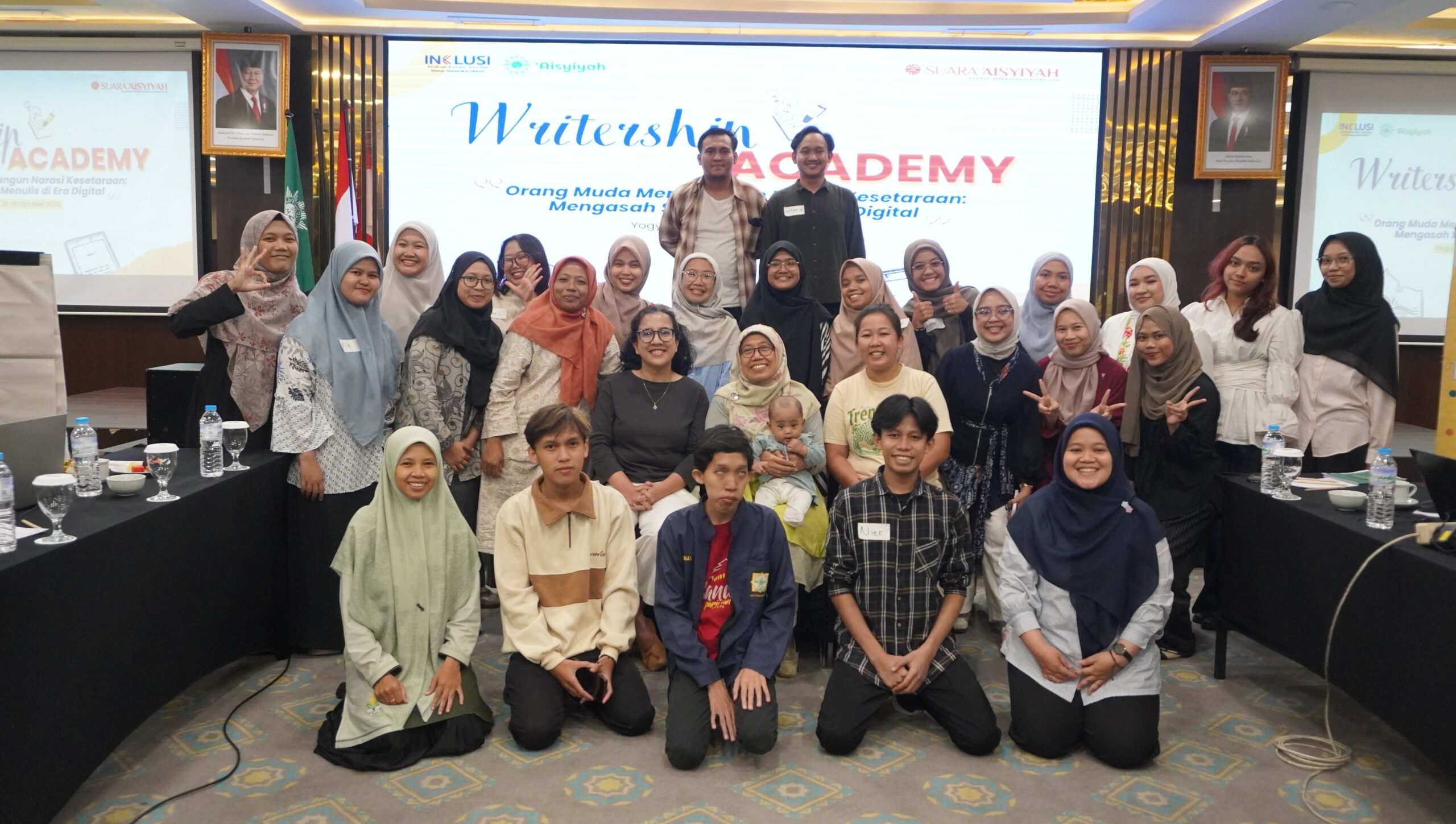 'Aisyiyah Writership Academy's participants and mentors.