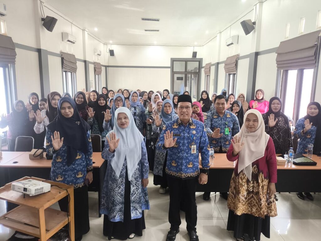 Akademi Paradigta di Balangan, Kalimantan Selatan, mengadakan wisuda 2025.