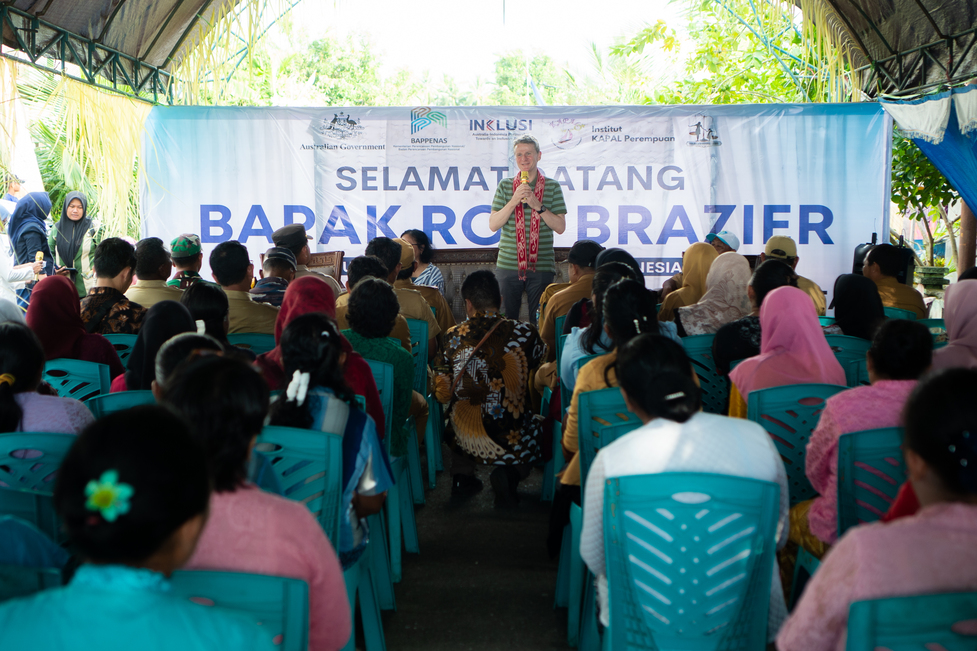 Duta Besar Australia Berdialog dengan Sekolah Perempuan di Pulau Morotai tentang Kepemimpinan Perempuan