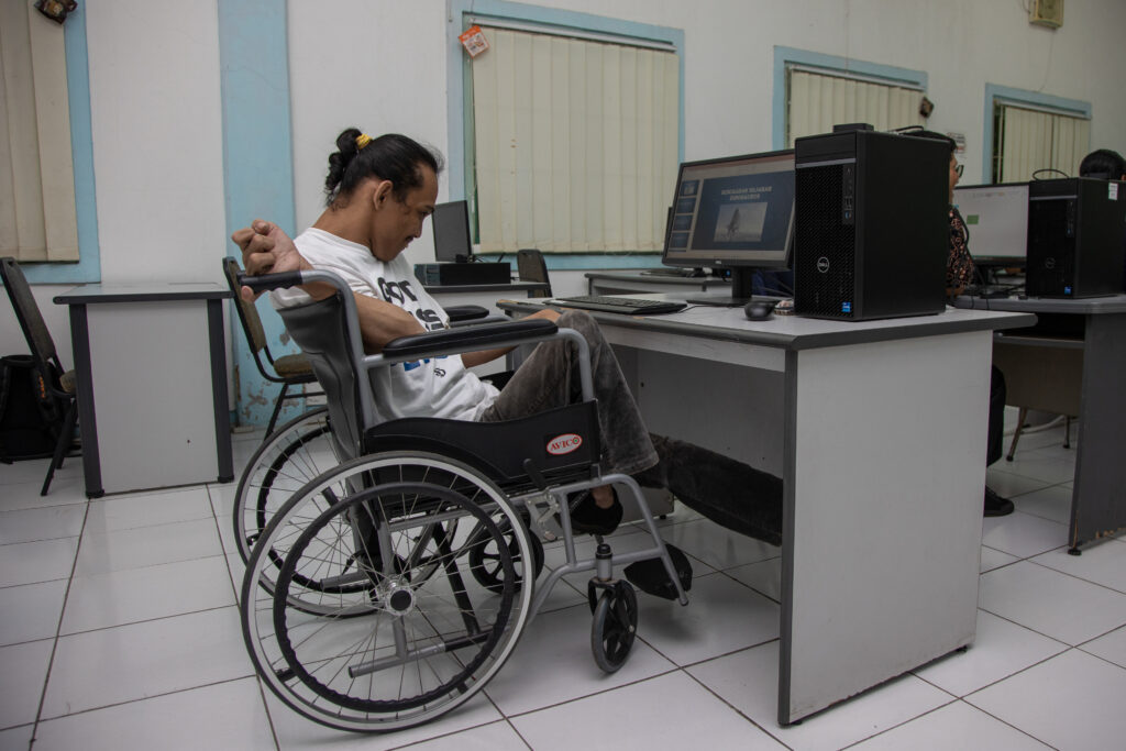 Syahrul Hidayat, one of the participants in the computer training program at Cirebon Power, West Java.