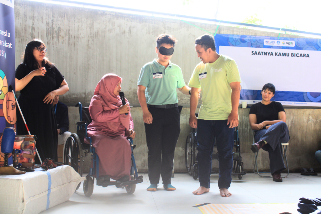 Disability simulation with blindfolds