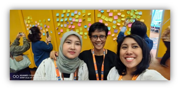 PERMAMPU Coordinator, Dina Lumbantobing (middle), with other participants at Women Deliver 2026