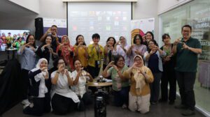 A group photo with all event participants.
